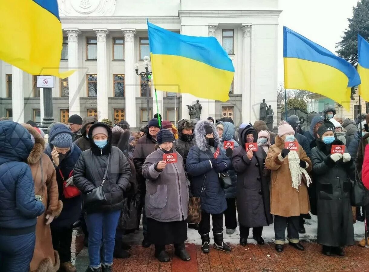 Киев украинцы митинг против войны с Россией. Митинг. Протесты на Украине против российских. Митинги в Украине 2014.