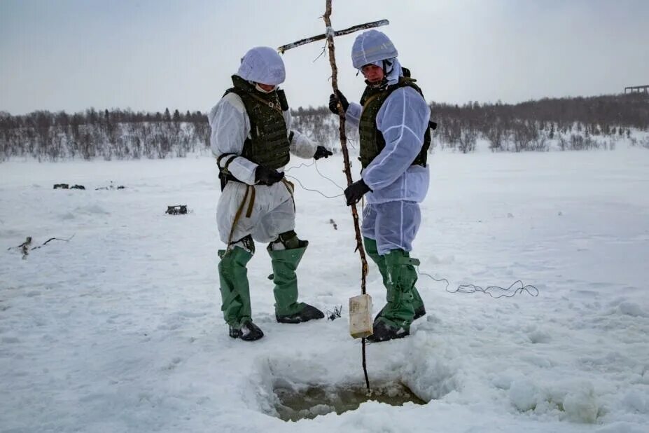 Морской сапер. Морская пехота в ленинградской области. Военный инженер. Инженерно саперное отделение. Инженерно саперные войска.