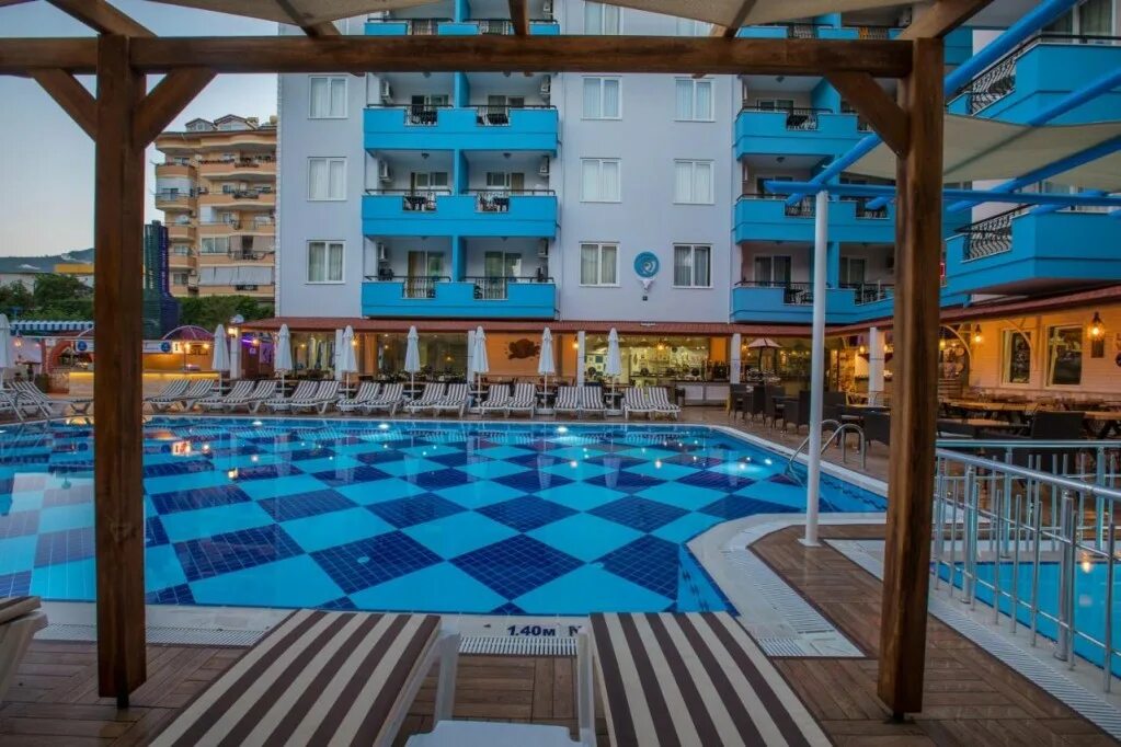 Клуб биг блю сьют отель 4 аланья. Big blue hotel 4. Big blue hotel 4. Отель club big blue suite hotel. Клуб биг блю сьют отель 4 аланья.