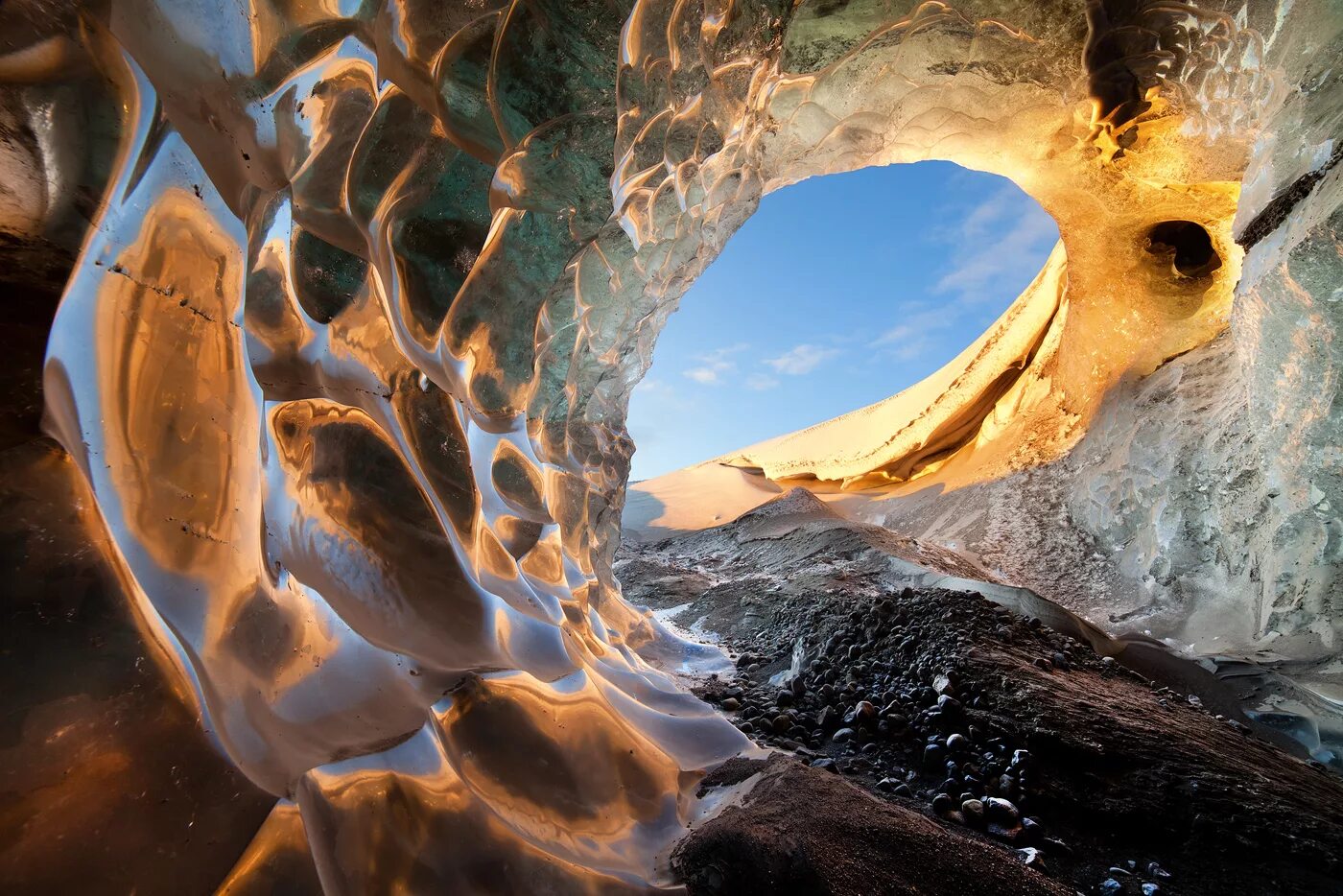 Невероятные картинки. Пещера Скафтафелл, Исландия. Ледяная пещера Исландия. Пещеры ледника ватнайёкюдль. Пещеры ледника ватнайёкюдль, Исландия.