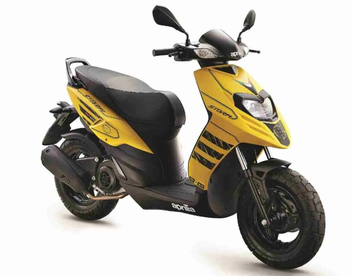 Скутер априлия. Aprilia SR 125. Storm 125 скутер. Скутер Aprilia 125. Скутер Storm 50.