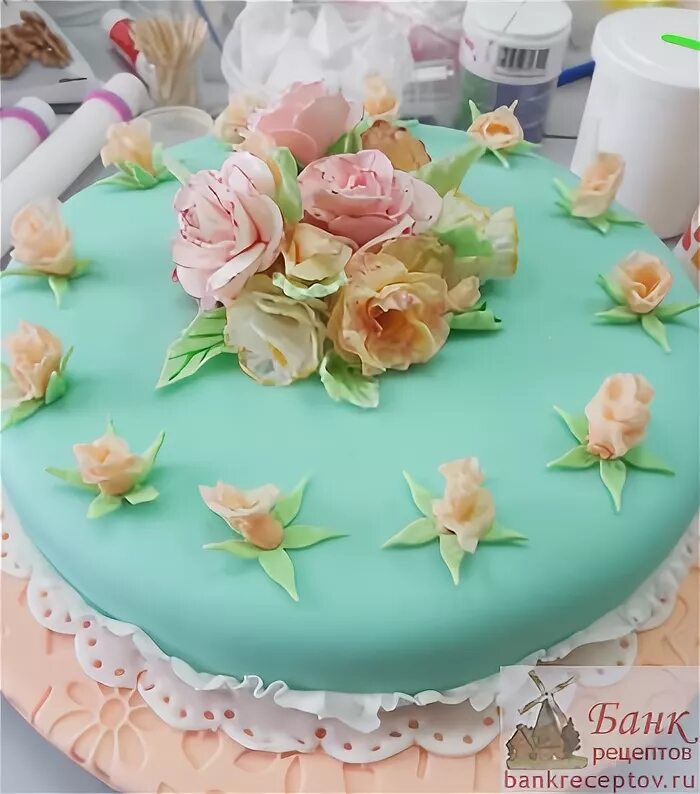 Мастики мастики мастики. Сколько нужно мастики. Цветная мастика для торта. Торты ярусы и диаметр. Мастика для торта.