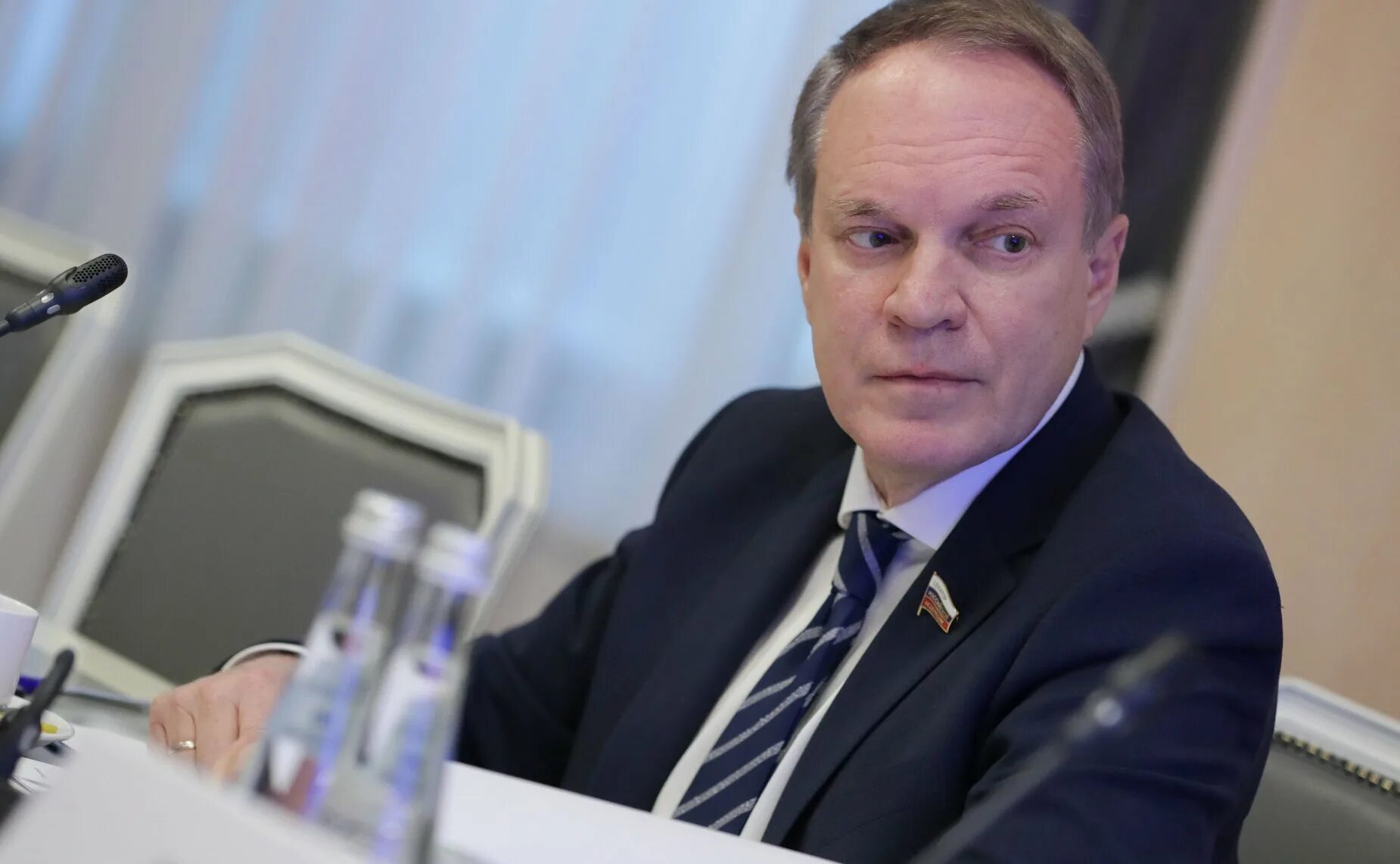 приняли сенатора