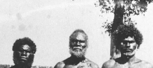 Племя в африке с большими яйцами. Племя с большими яйцами. Племя бубал африки народ. Фиджи вождь удре. Племя с большими яйцами.