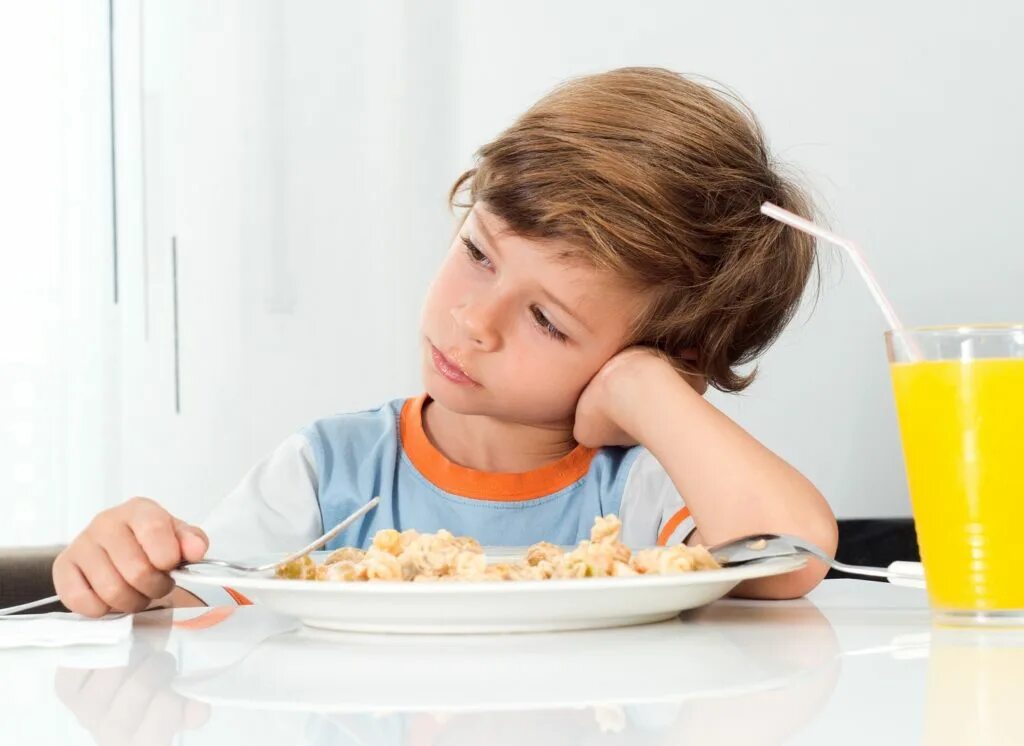 Снижение аппетита у детей. Ребенок отказывается от еды. Плохой аппетит у ребенка. Для аппетита ребенку. Хочу съесть ребенка