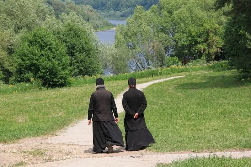 Притча о двух монахах и девушке