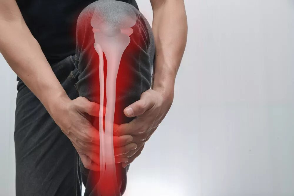 мужская рука. брои в мышцах и суставах. болезненность суставов. ломота в мышцах и суставах. ломота в мышцах и суставах.