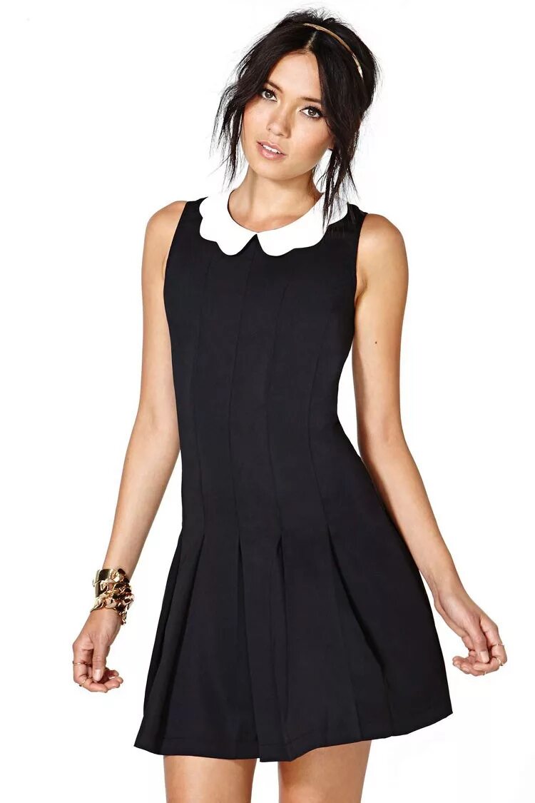 черное платье с воротничком. платье с белым воротничком. платье черное. Collared dress. черное платье с белым воротником и манжетами.