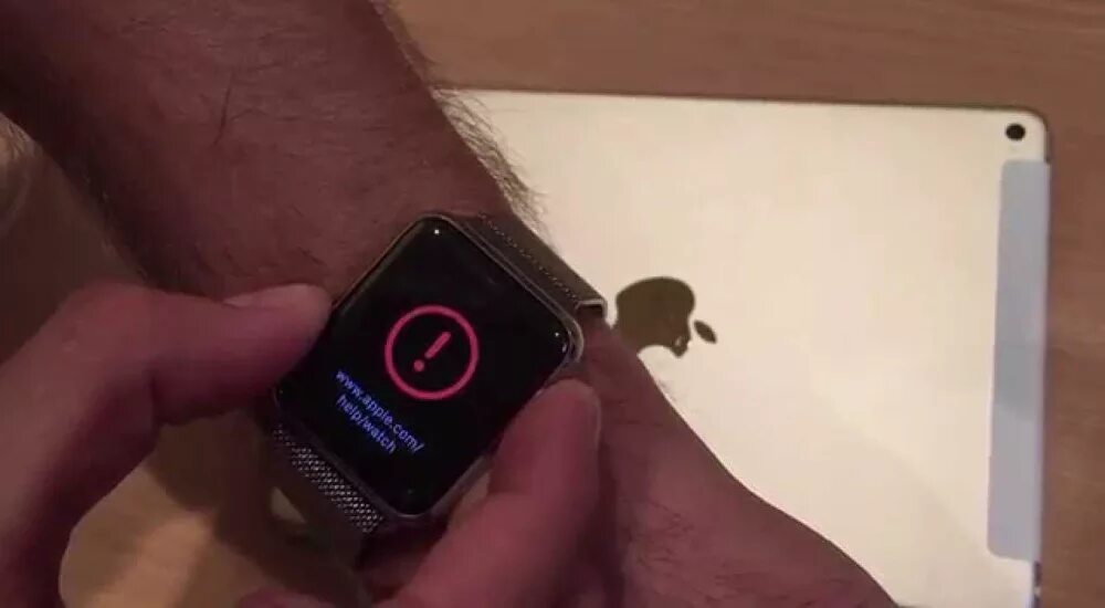 Апл вотч 7 красные. Прошивка apple watch. Ошибка обновления apple watch. Эппл вотч обновляются. Apple watch ultra 2 2023.