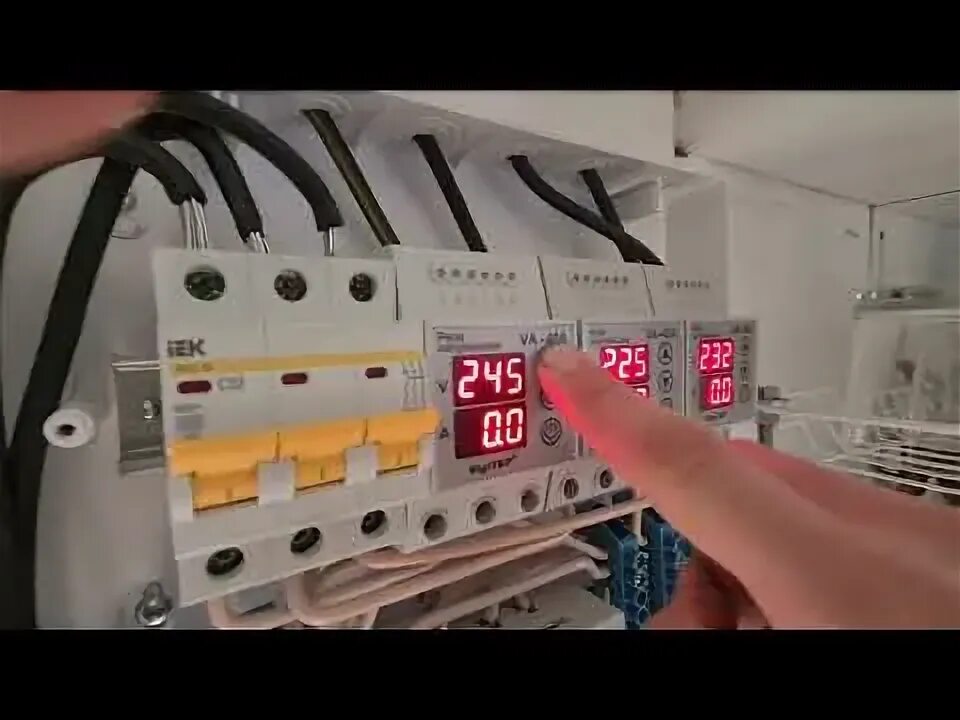 VА-32 Реле напряжения V-protector DigiTOP купить в Москве - цена 2 250 руб.