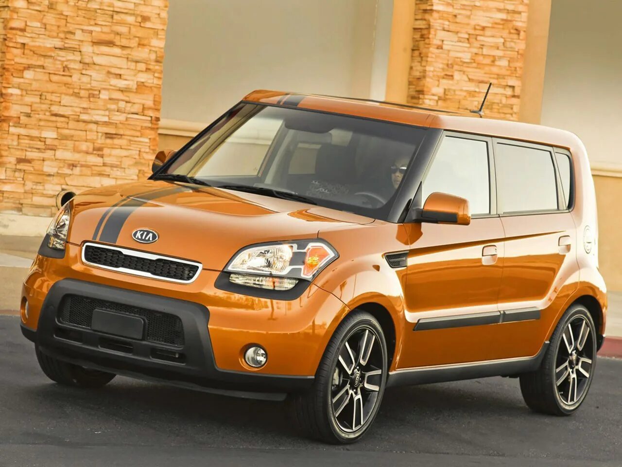 Длина киа соул. Kia Soul. Киа соул 2010 года. Kia Soul 2000. Kia Soul 1.