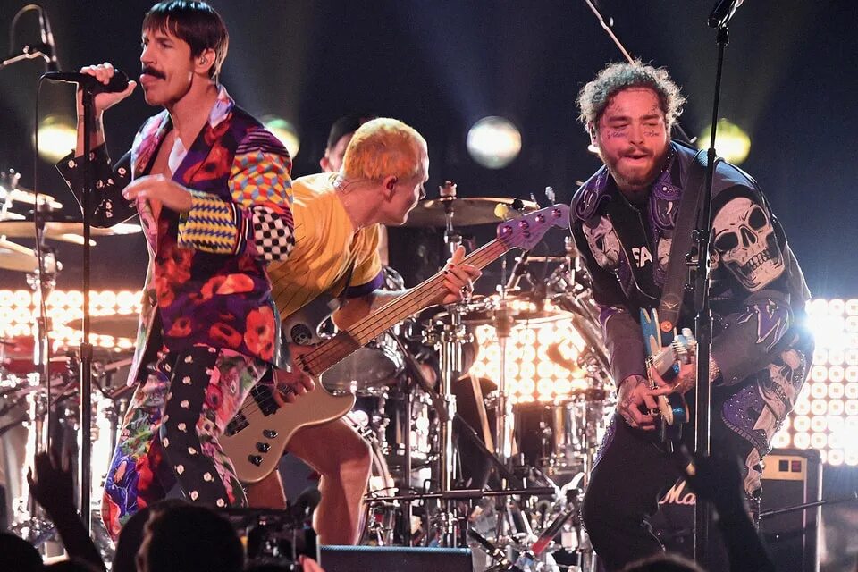 Red hot Chili Peppers 2023. Red hot Chili Peppers 2023 на концерте. Ред хот Чили Пепперс 2023. Flea RHCP 2023. Red hot peppers концерт