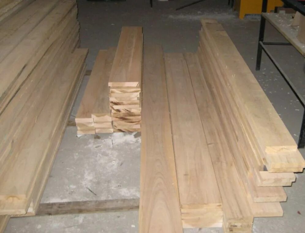 Дубовые заготовки. Дубовые пеньки. Брусок ясень 50х50. Заготовка дуба. Дубовый пень.