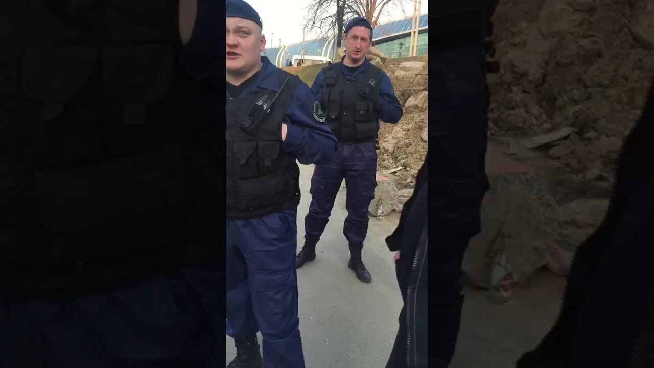 служба безопасности аэропорта домодедово. оберег охрана чоп. охранник в аэропорту. охранник на пропускном пункте. охрана домодедово вакансии.