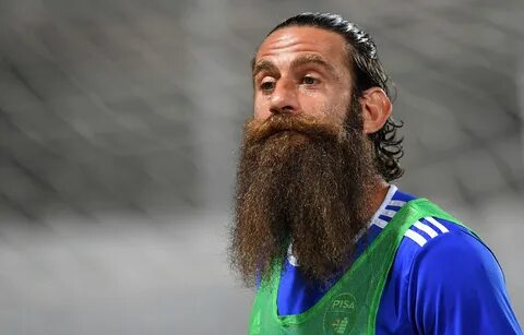 Davide Moscardelli si ritira, il bomber con la barba entra nello staff tecn...