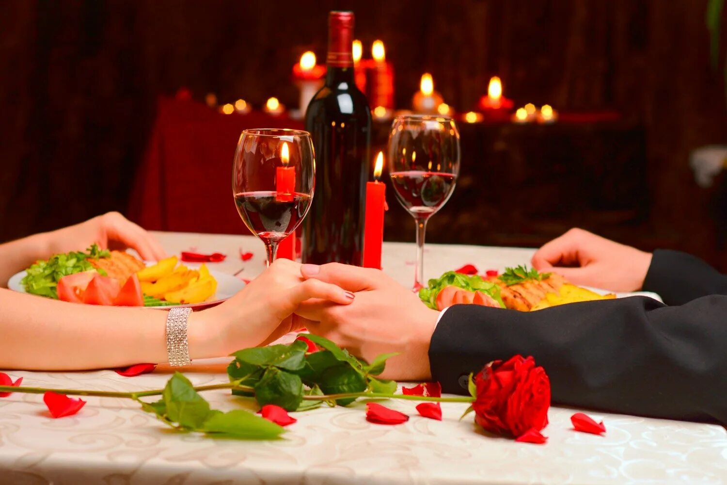 Романтический ужин. Романтический ужин фото. Ужин на двоих. Романтический вечер для двоих. Ужин для жены