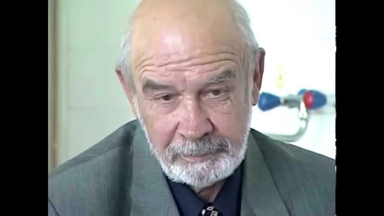 Антибиотик кадры из фильма Бандитский Петербург ""Под одной кликухой ходите, с одной бабой спите.." луч