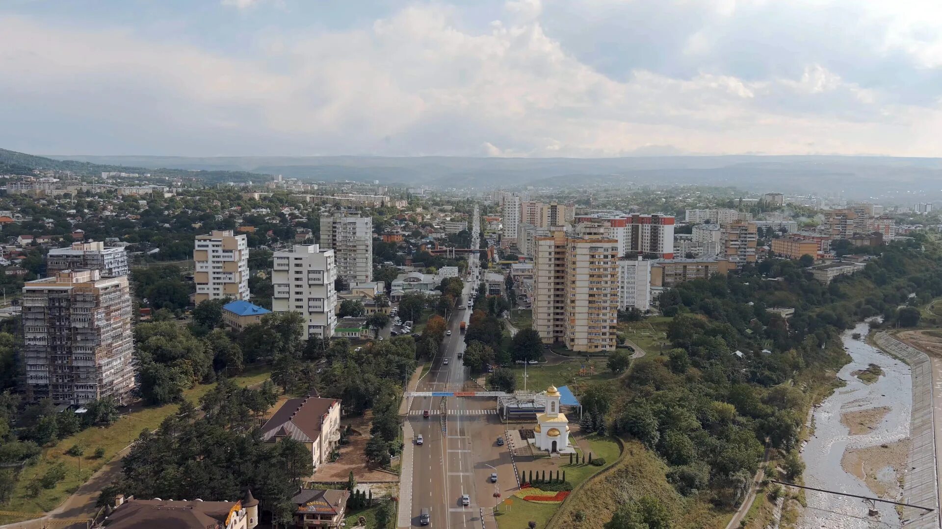 Кисловодск 2024 надпись. Кисловодск надпись. Кисловодск въезд в город. Въезда кисловодск. Кисловодск надпись на въезде в город.