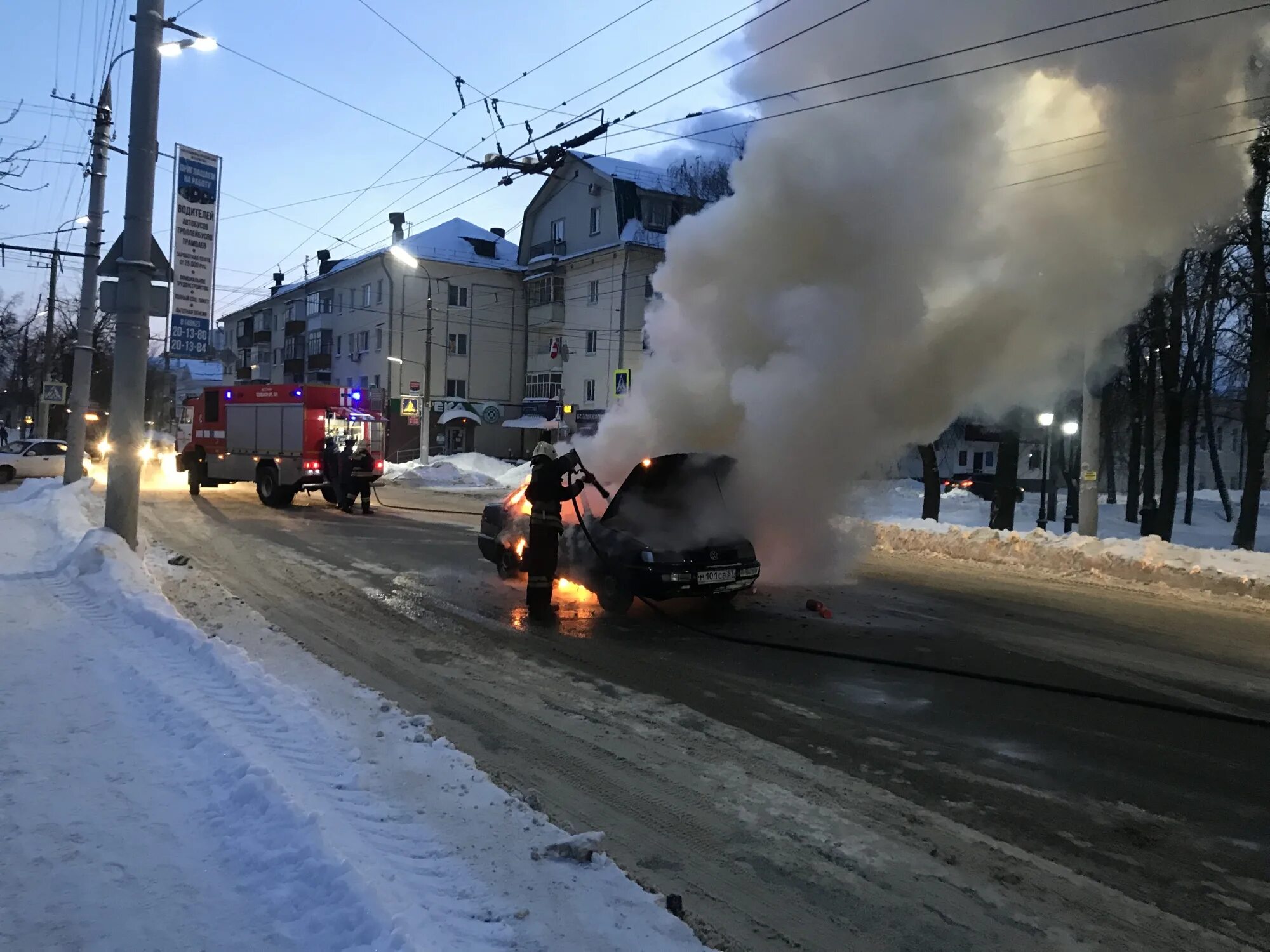 Тревога в орле сегодня. Возгорание в Орле сейчас. МЧС Орел пожарные машины. Машины города орла.