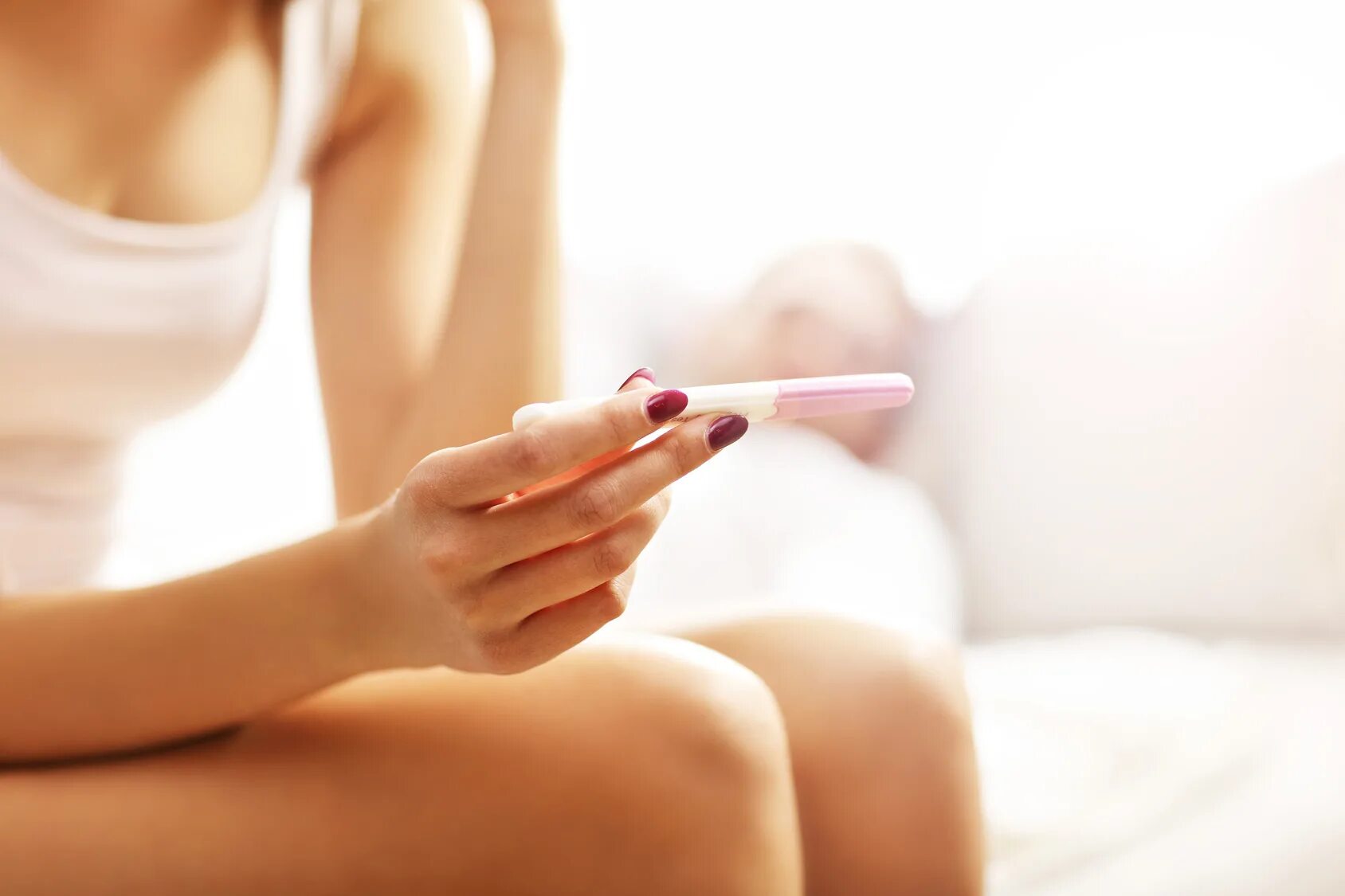 Рука с тестом на беременность. Тест на беременность. Pregnancy Test. Женщина и тест на беременность. Тест на беременность картинки.