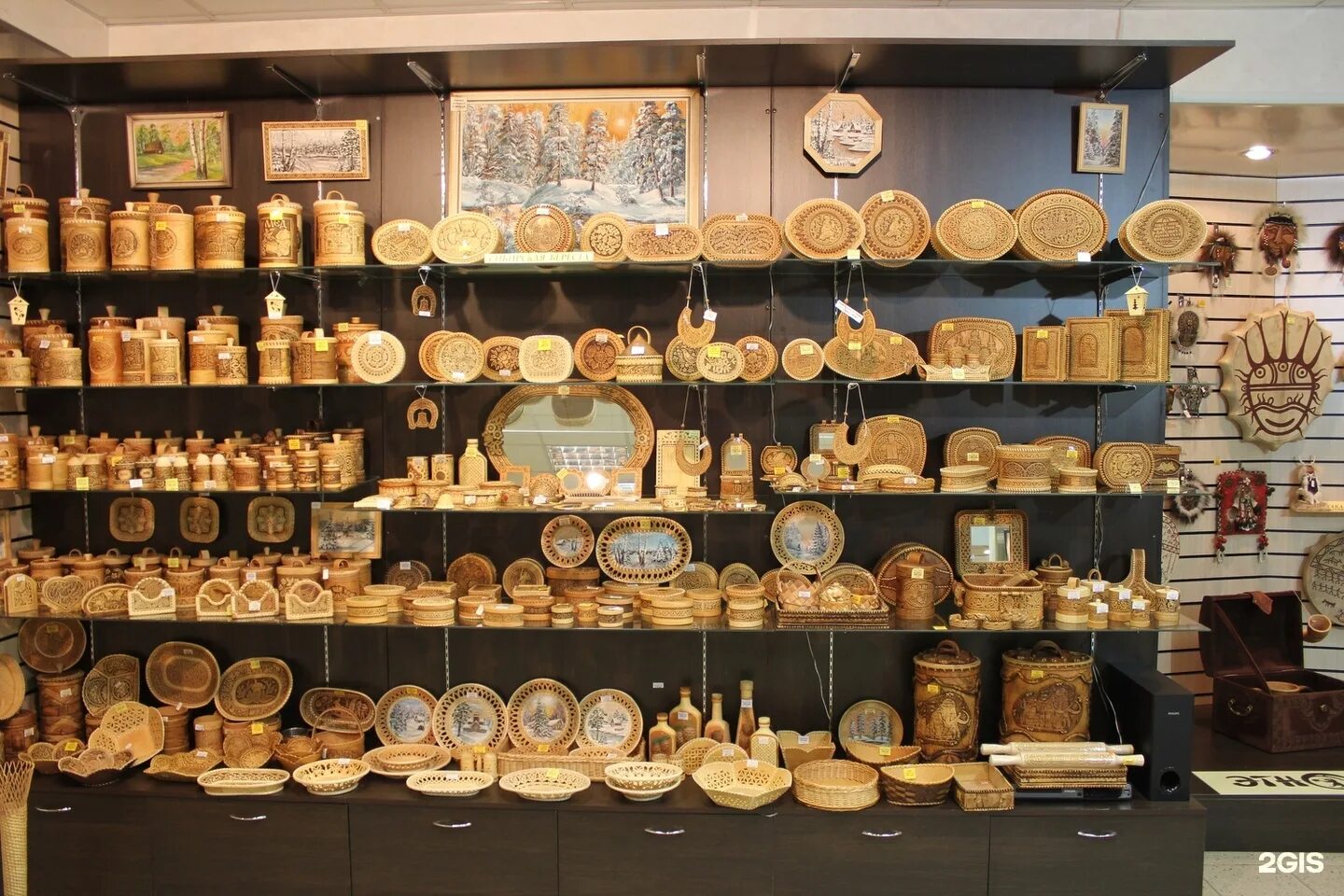 Что привезти из иваново. Сувениры города иваново. Подарки из шуи. Ситцевый рай иваново. Текстильный магазин иваново.