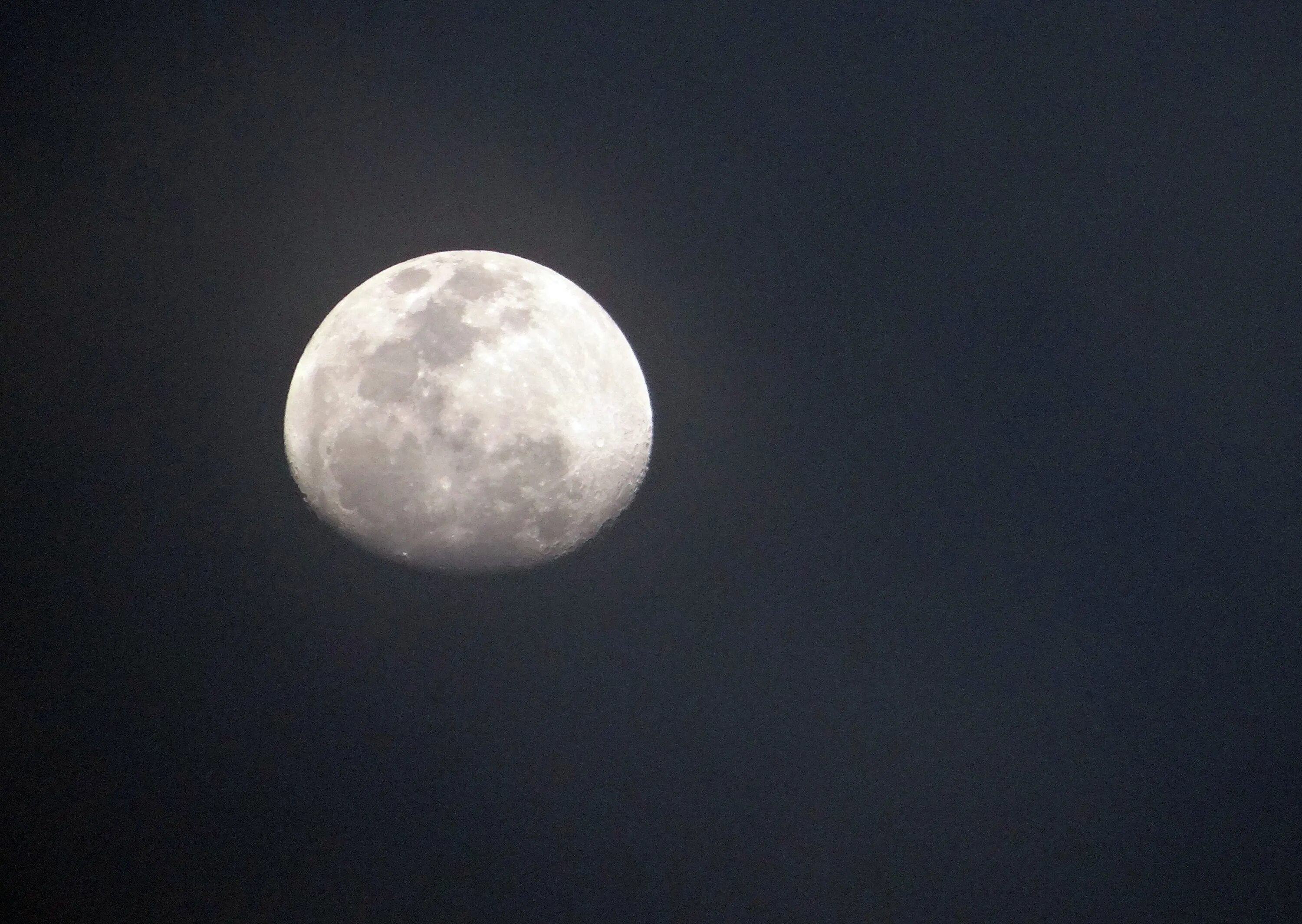 Шестая Луна. Полная Луна. Лунный свет картинки. Фото Луны высокого разрешения.