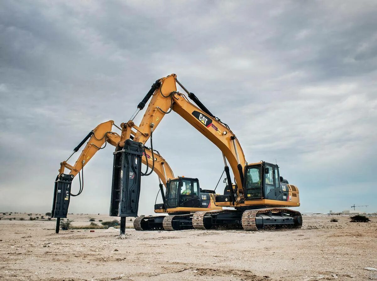 Caterpillar 320 с гидромолотом. Cat 320gc с гидромолотом. Экскаватор Катерпиллер 360. Гидромолот Cat Cat 330. Аренда гусеничного экскаватора с гидромолотом