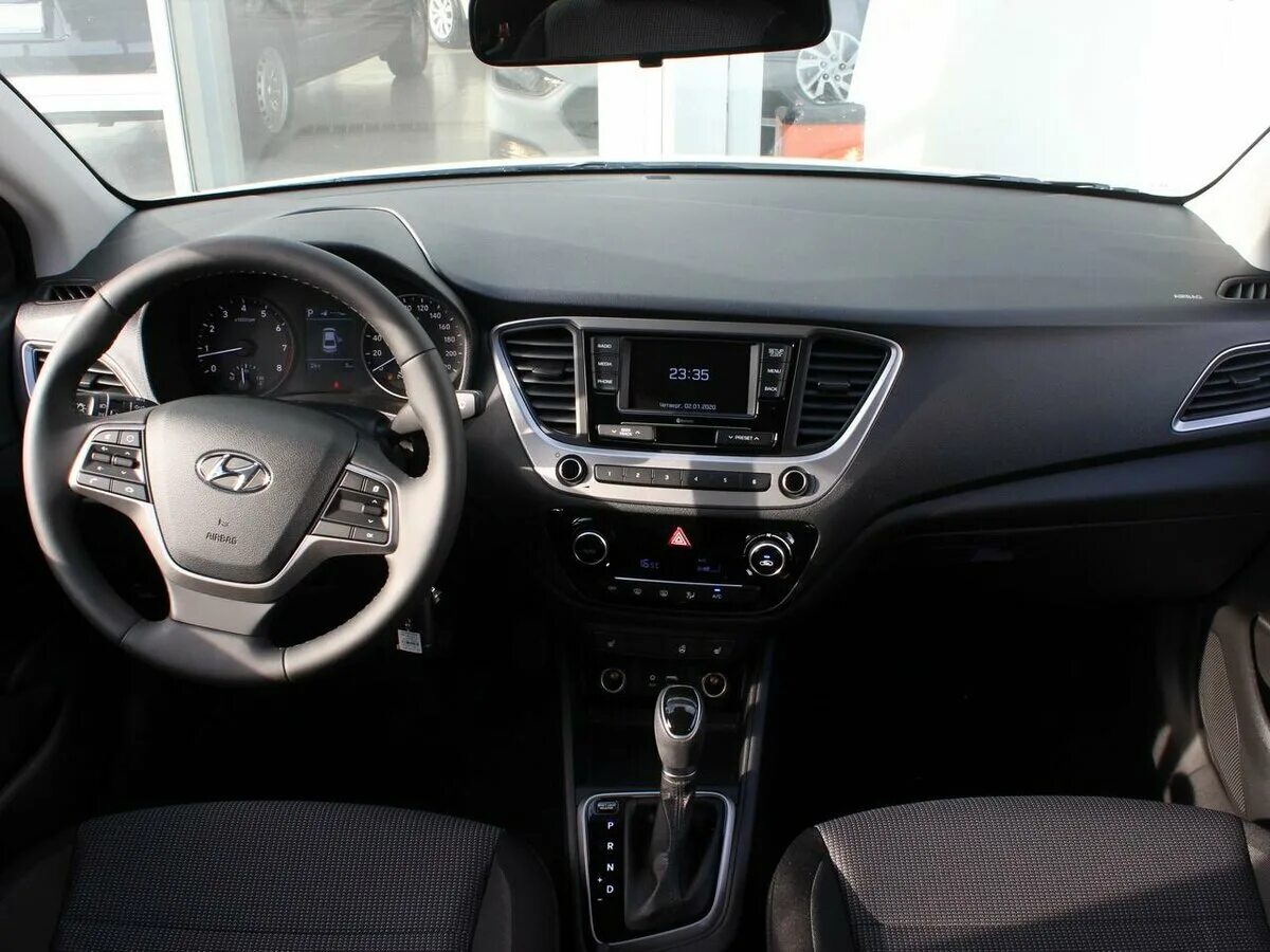 Весам хендай солярис. Хёндай Солярис 2018 комплектации. Hyundai Solaris Comfort New. Хендай Солярис комплектация комфорт. Hyundai Solaris Comfort 2012.