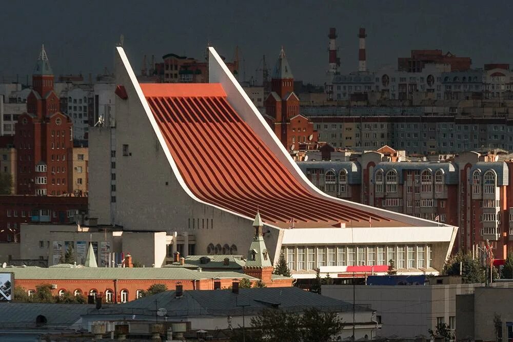 Музыкальный театр омск омск. Омский государственный музыкальный театр, театры. Музыкальный театр здание. Геликон опера зал стравинский. Театр геликон опера москва.