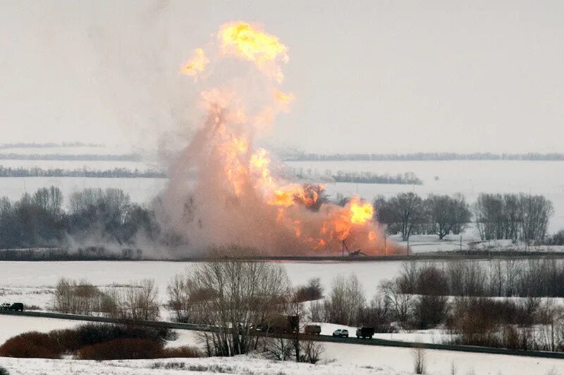 Тушение газопроводов. Взрыв магистрального газопровода. Пожар на Магистральном газопроводе. Авария на Магистральном газопроводе. ЧС на магистральных трубопроводах.