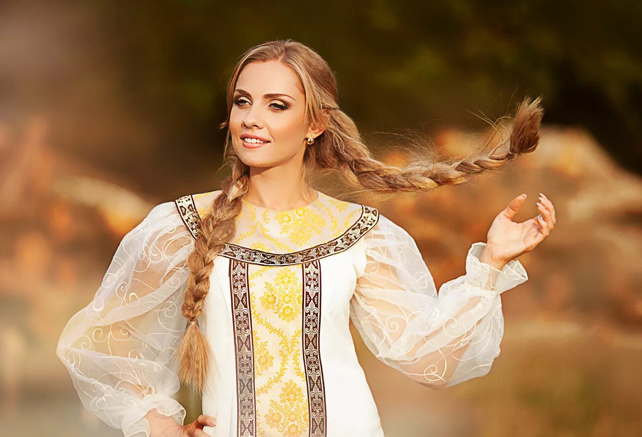 Песня девица краса. Уральская краса длинная коса 2019. славянские красавицы. красавица с косой. славянские женщины самые красивые.