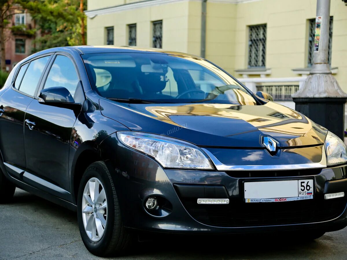 Renault бу. Рено Меган 3 2011. Рено Меган 3 хэтчбек 2011. Рено Меган 2011 года. Рено Меган 3 2011 года.