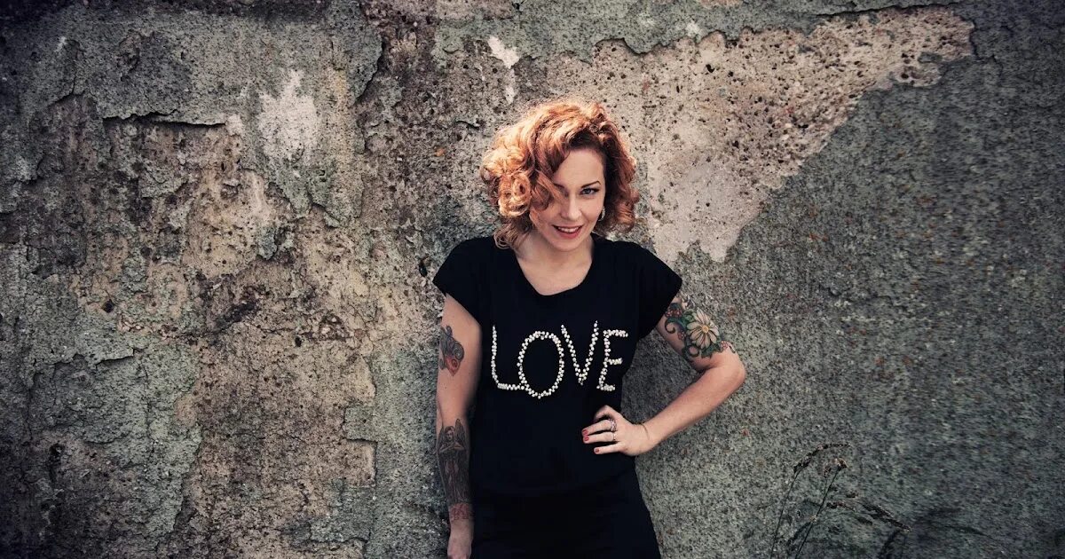 Anneke van. Аника ван гирсберген. anneke van giersbergen the darkest skies are the brightest. аннеке. anneke van giersbergen the darkest skies are the brightest 2025.