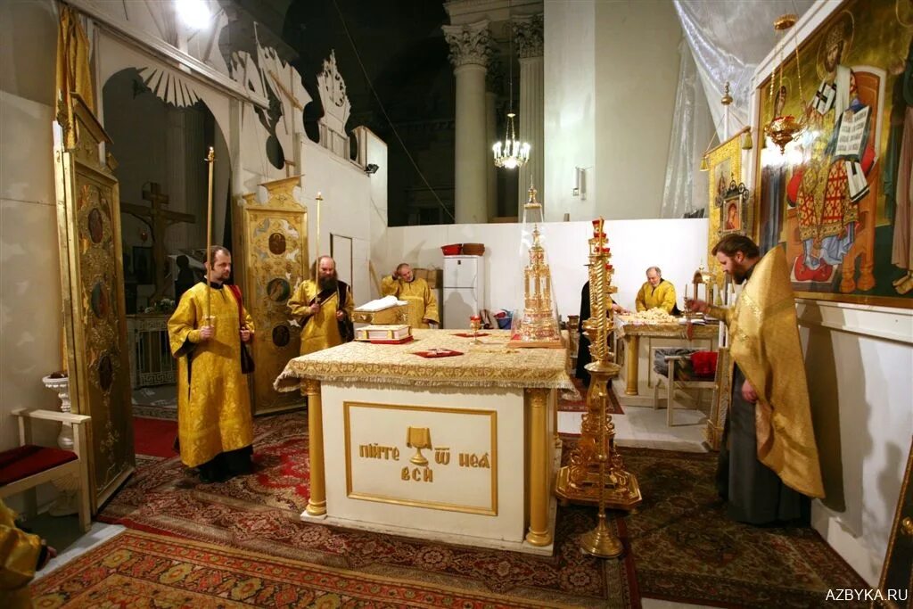 где в храме алтарь. никольский храм зеленоград алтарь. предметы алтаря в православном храме. алтарь в православном храме. православный алтарь жертвенник.