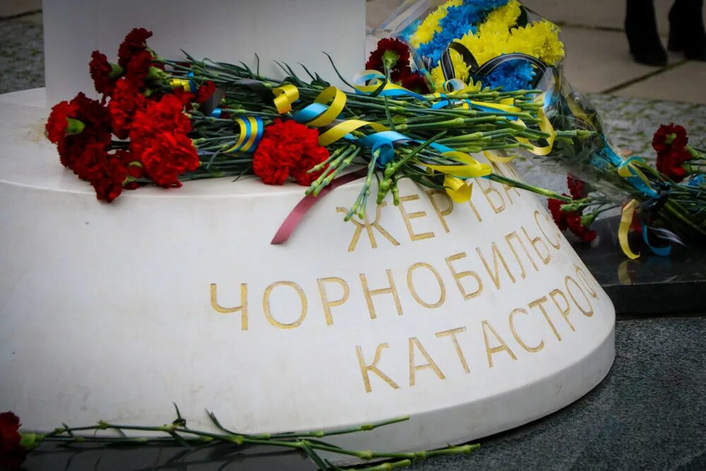 Дети ликвидаторов чаэс. 14 декабря чернобыль. памятник жертвам чернобыльской катастрофы харцызска. вечная память ликвидаторам аварии на чернобыльской аэс. день памяти ликвидаторов чаэс чернобыль.