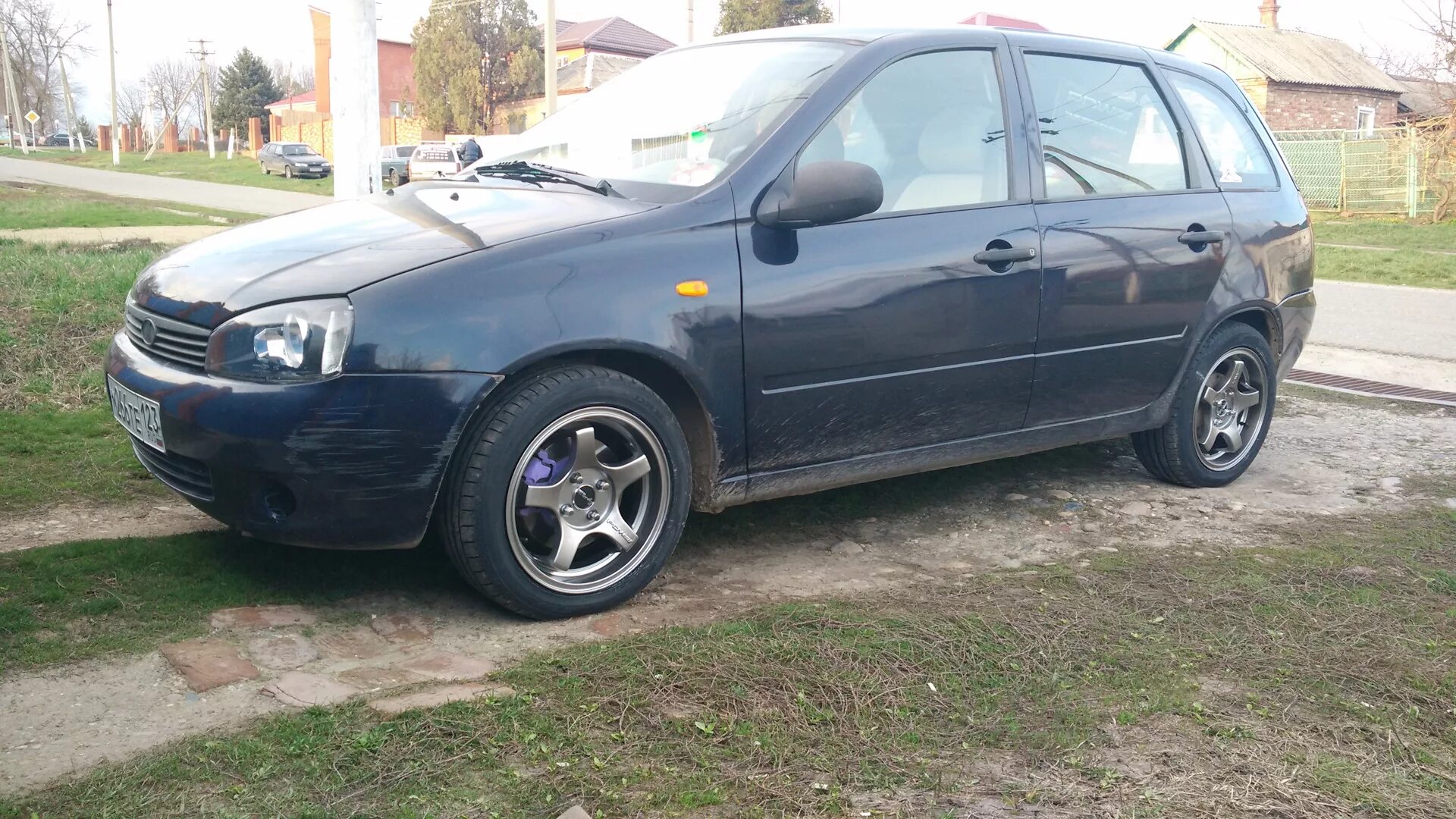 Калина 1 диски r14. Калина 1118 универсал на 15 литье. Калина 1 литые диски. Калина 1 универсал на литье. Калина 1 r15.