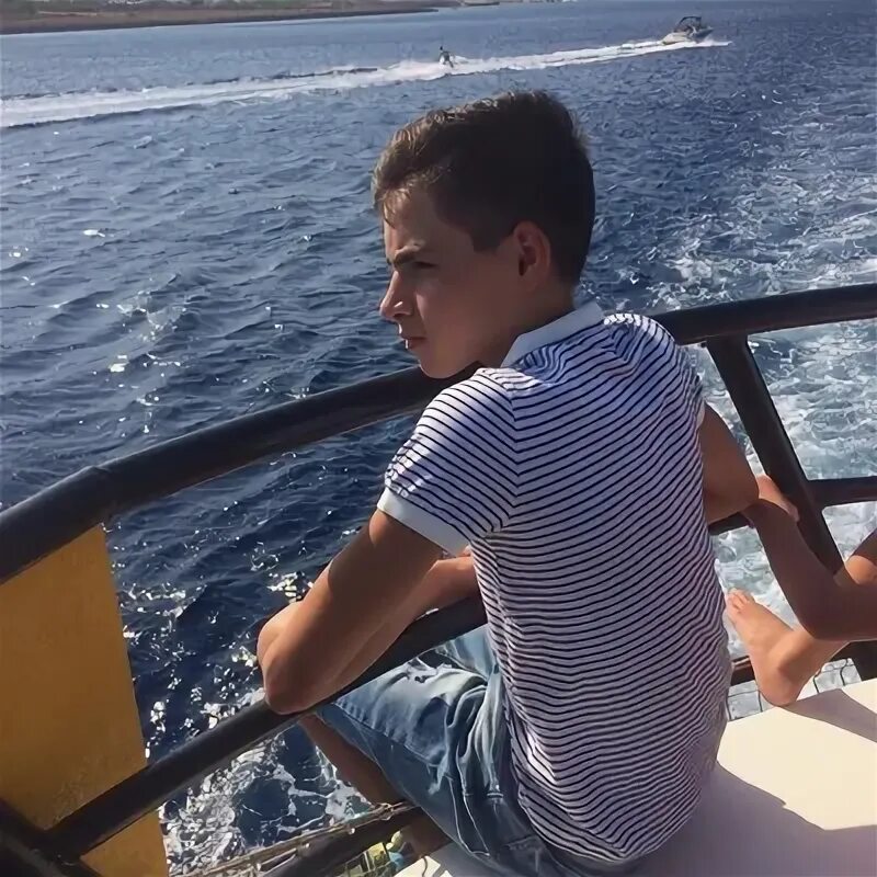 Но он упрямо верил