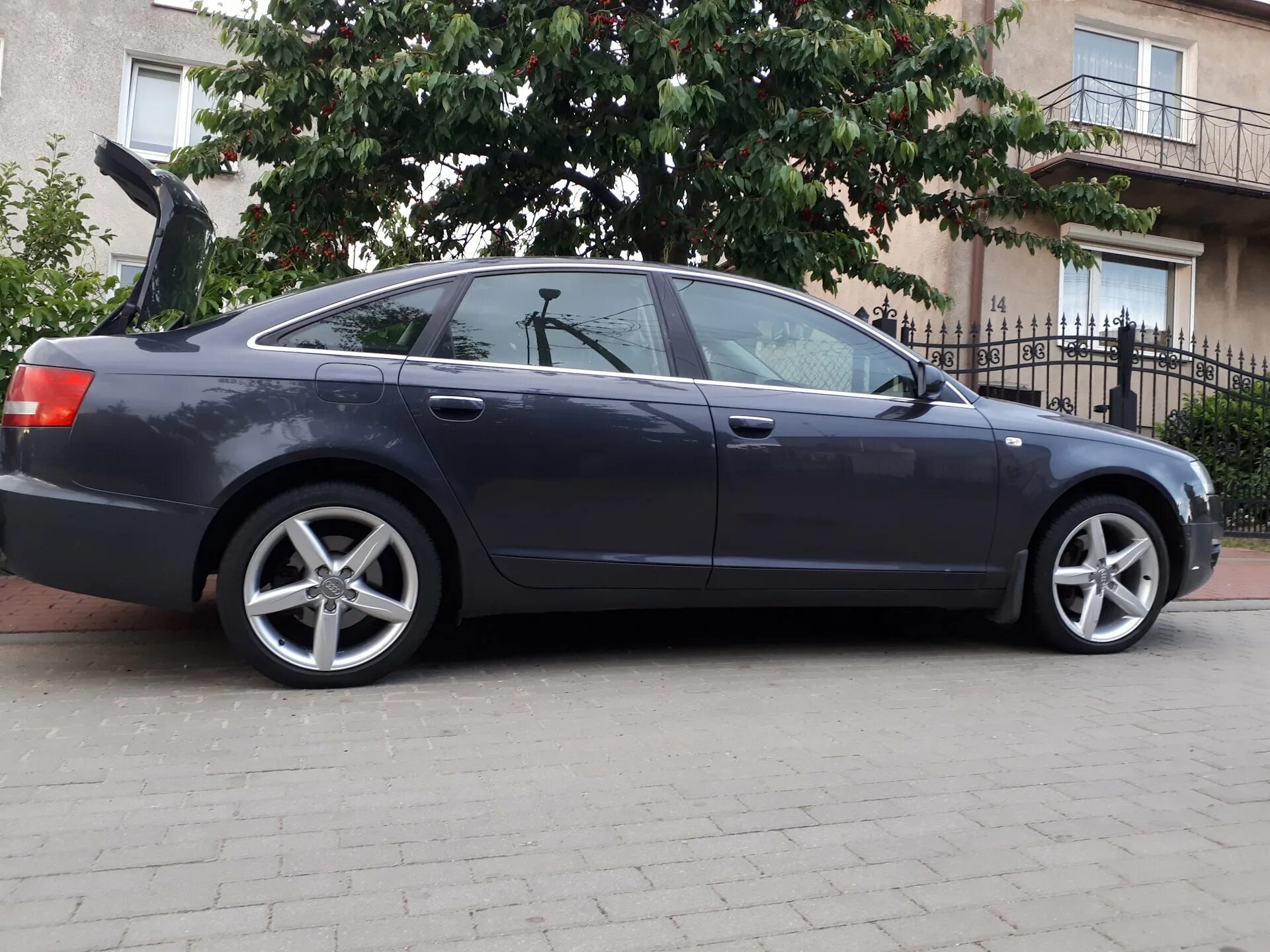 Диски на а6 размеры. Audi a6 r18. audi a6 c6 r18. audi a6 c6 диски r17. 245 40 r18 audi a6.