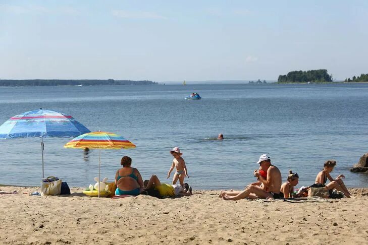 Где купаться в мае в россии. Пляжи Новосибирска 2022. Новосибирский пляж град. Обское море пляж для купания.