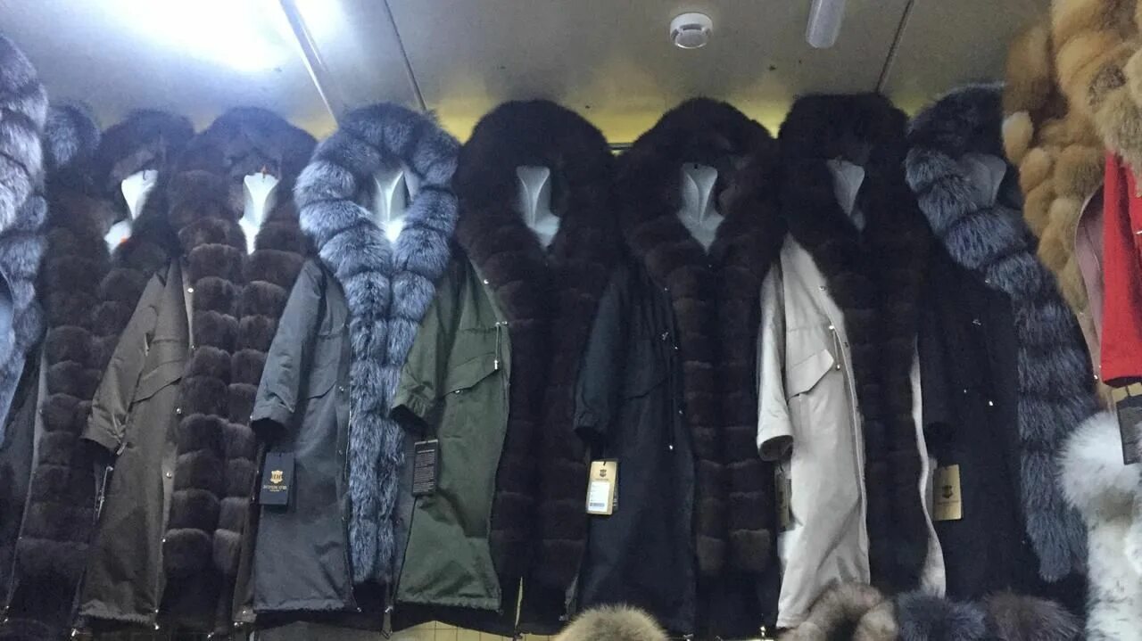 Золотая луна одежда. Золотая луна одежда. Золотая луна драгонлэнс. Золотая луна одежда. Сильвара dragonlance.