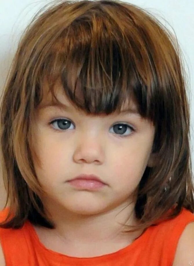 Стрижка девочки видео. Детские стрижки девочке. Стрижка боб-каре на средние волосы для девочек. Стрижка под горшок для мальчика. Стрижка девочки видео.