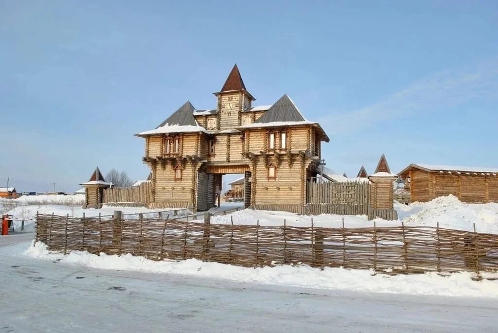 Тобольск абалак расстояние. Туристический комплекс абалак тюмень. туристский комплекс абалак тобольск. тобольск абалак экскурсии. крепость абалак.