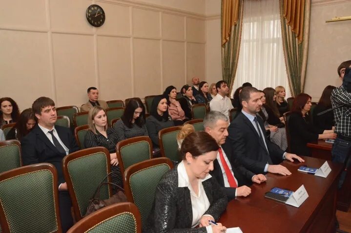 минимущества кчр агирбов. министр имущественных отношений кчр. загс черкесск. правительство кчр. 2013 министр имущественных и земельных отношений кчр.