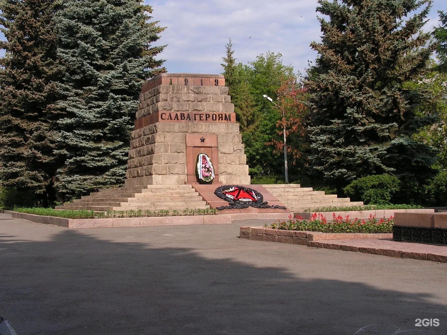 Памятник красногвардейцам-шахтерам Копейск. Копейск Челябинская область. Памятники города Копейска. Сквер павших героев Копейск.