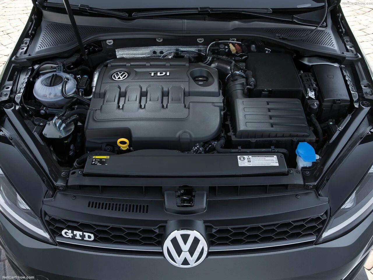 Двигатель какой там стоит. Golf 7 под капотом. гольф 4 1.6 под капотом. двигатель vw golf 7. golf 6 под капотом.