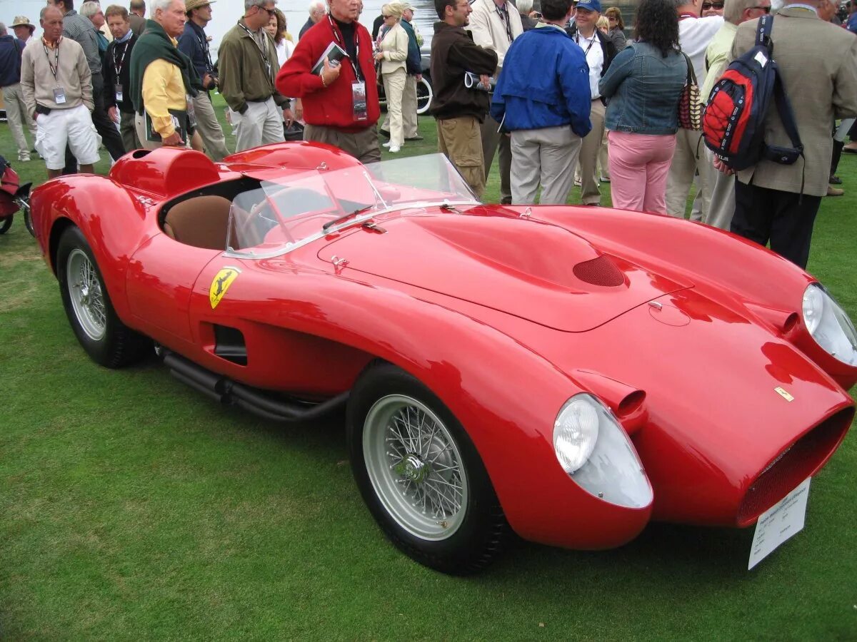 Марка 1 автомобиля в мире. Ferrari Testarossa 1957. Феррари 1 машина. Энцо Феррари первые машины. Enzo Ferrari 1957.