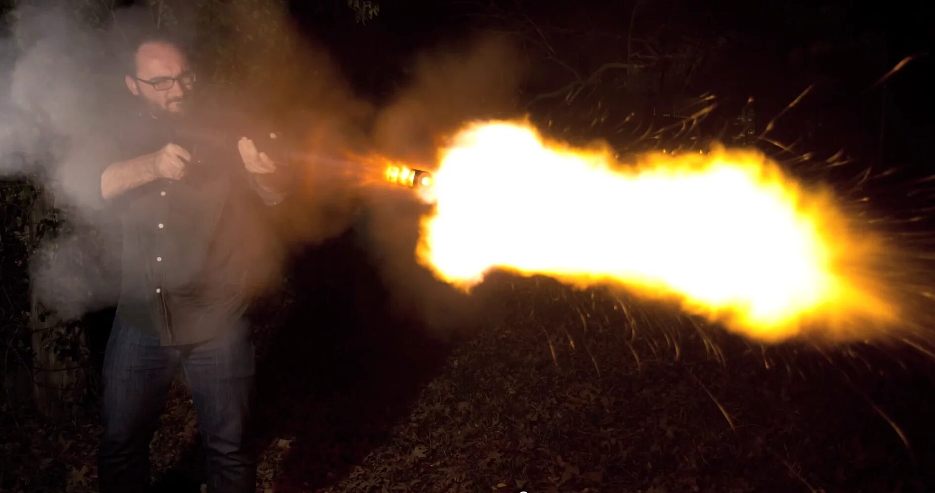 Пламя выстрела. Вспышка выстрела. Muzzle flash. Muzzle flash эффект. Мазл флеш.