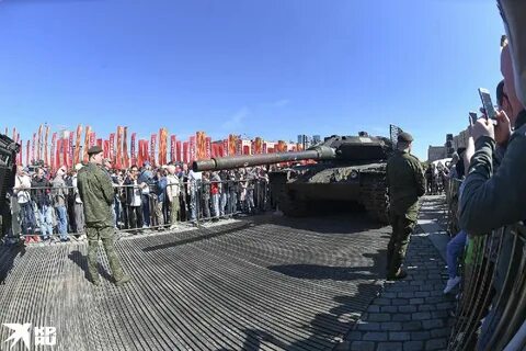 Выставка трофейной техники на поклонной горе продлят