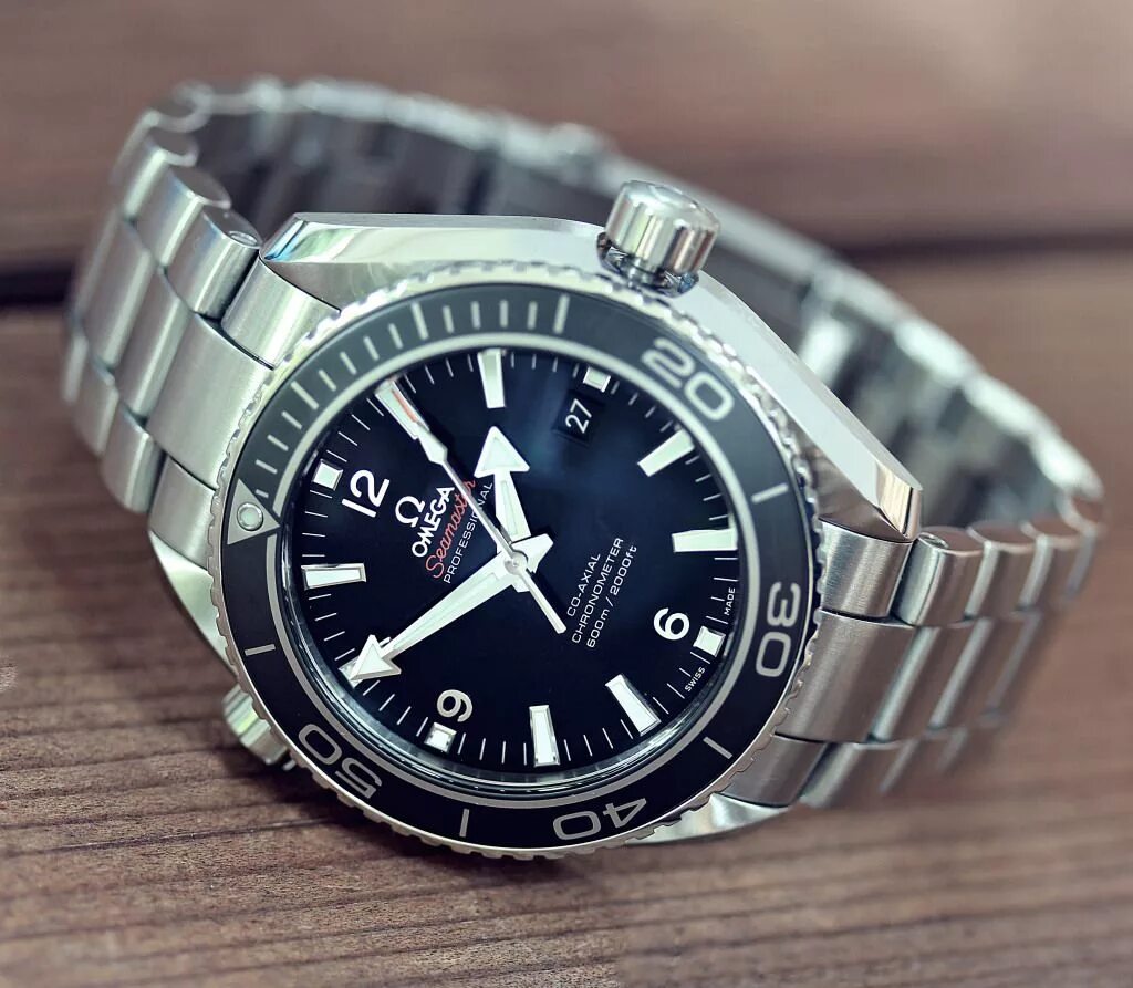 Магазин часов омега. Часы Омега сеамастер. Часы Омега Seamaster professional. Часы Омега сеамастер профессионал. Часы Омега мужские Seamaster professional.