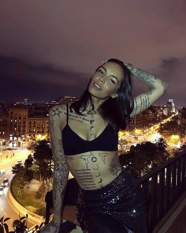 Разият салахова инстаграм девушка гуфа. Леся девушка гуфа. айза и леся. гуф и леся. леся фак девушка гуфа.